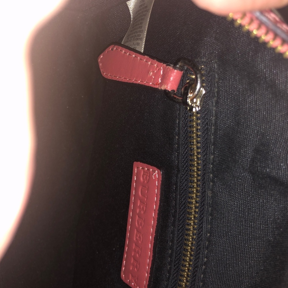 Burberry Boston handbag✨ - Picture 3 of 8